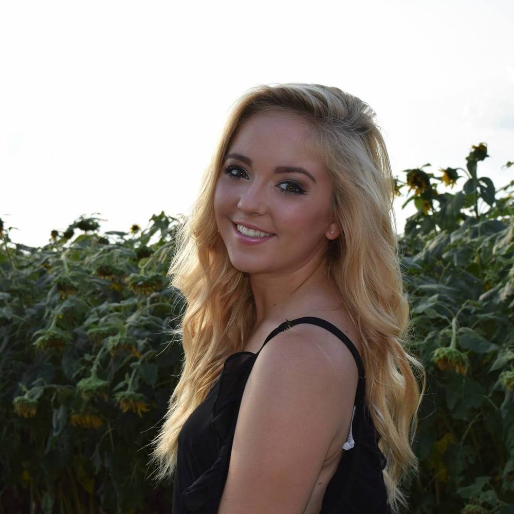 Meet your Posher, Melissa
